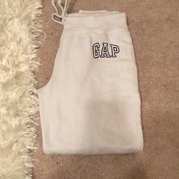 White GAP sweats - Picture 3 of 3